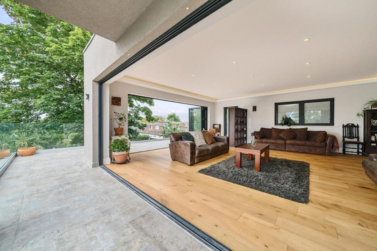 The Ridge London - Luxury Designer Villa With Hot Tub And Sauna, Bexley Borough Of London Exterior foto